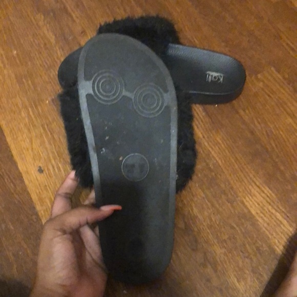 Faux fur slides - Picture 4 of 5